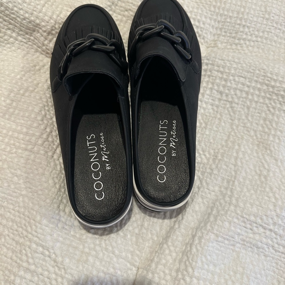 Coconuts by Matisse Black Mules Sleek Minimalist Design